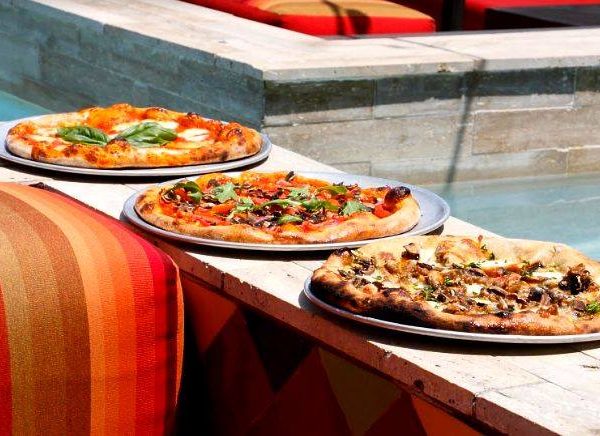 Pizza on the Patio at Mulino