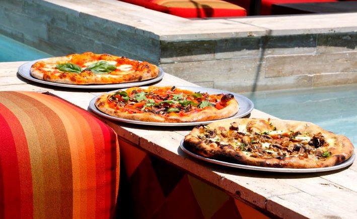 Pizza on the Patio at Mulino