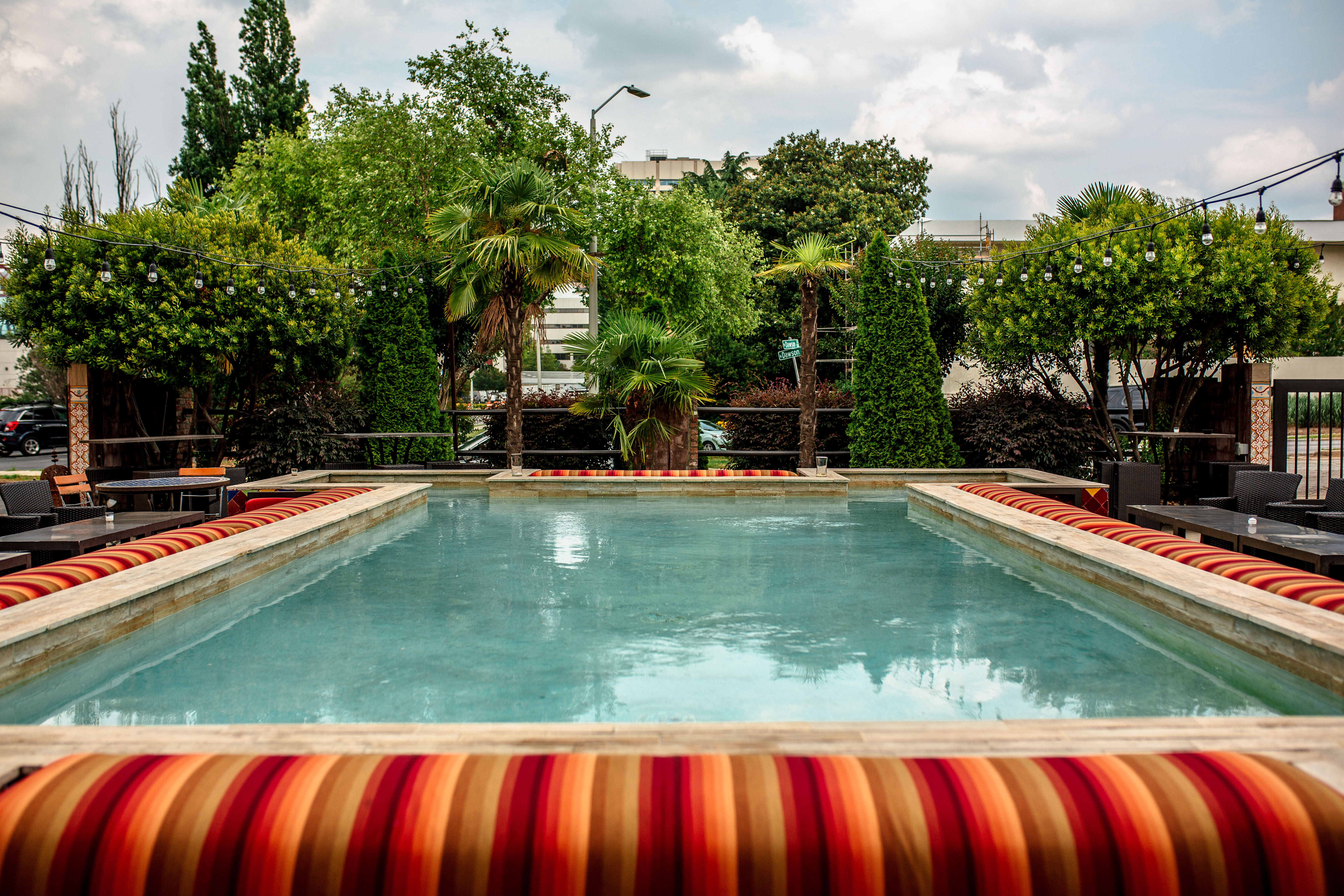 Outside Seating at Mulino Italian Kitchen & Bar. Photography by Jamie Robbins.